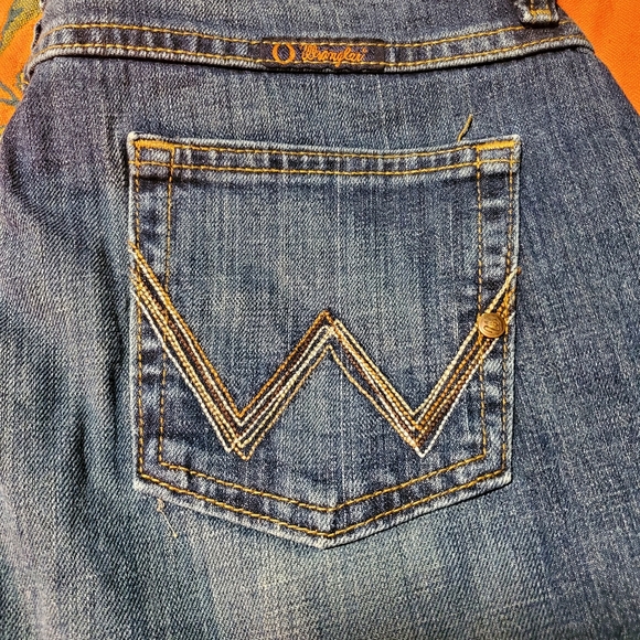 Wrangler Jeans Wrangler Q Baby Womens Jeans Size 78 X 3 Poshmark